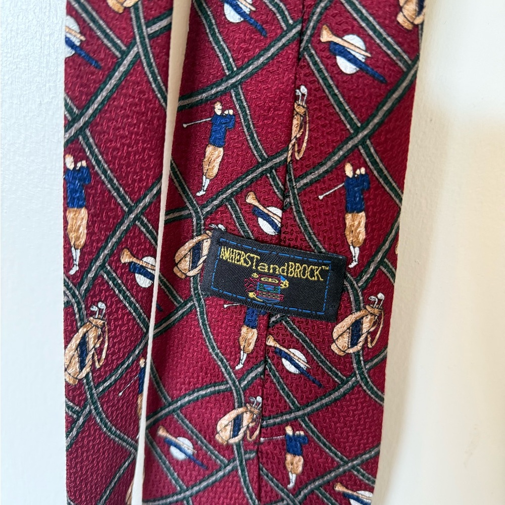 100% Silk Burgundy Golf Motif Neck Tie - Picture 5 of 6
